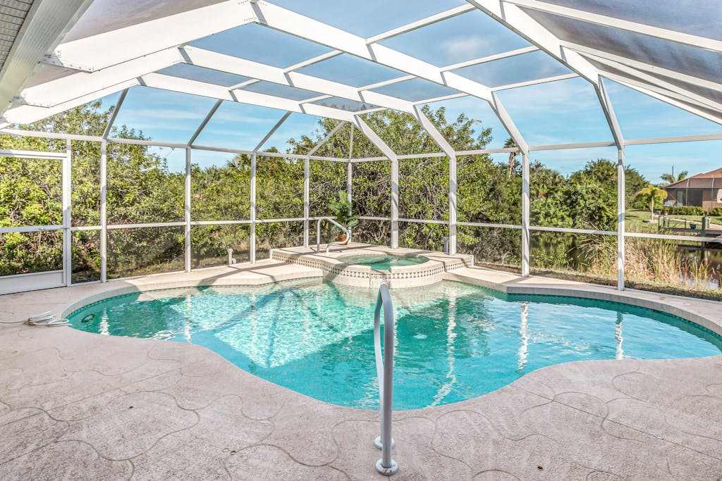 Dog friendly home with private heated pool grill AC & washer & dryer