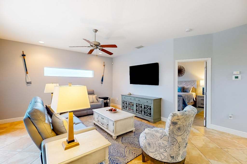Spacious home with private pool spa patio grill AC & washer & dryer