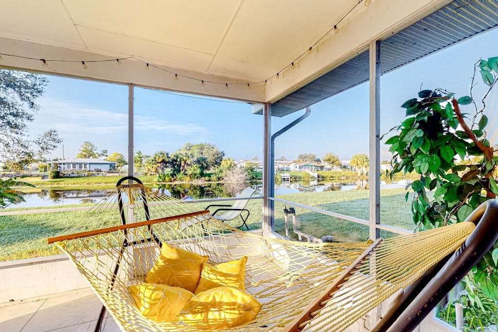 Dog Friendly Canal View Retreat in Central Port Charlotte