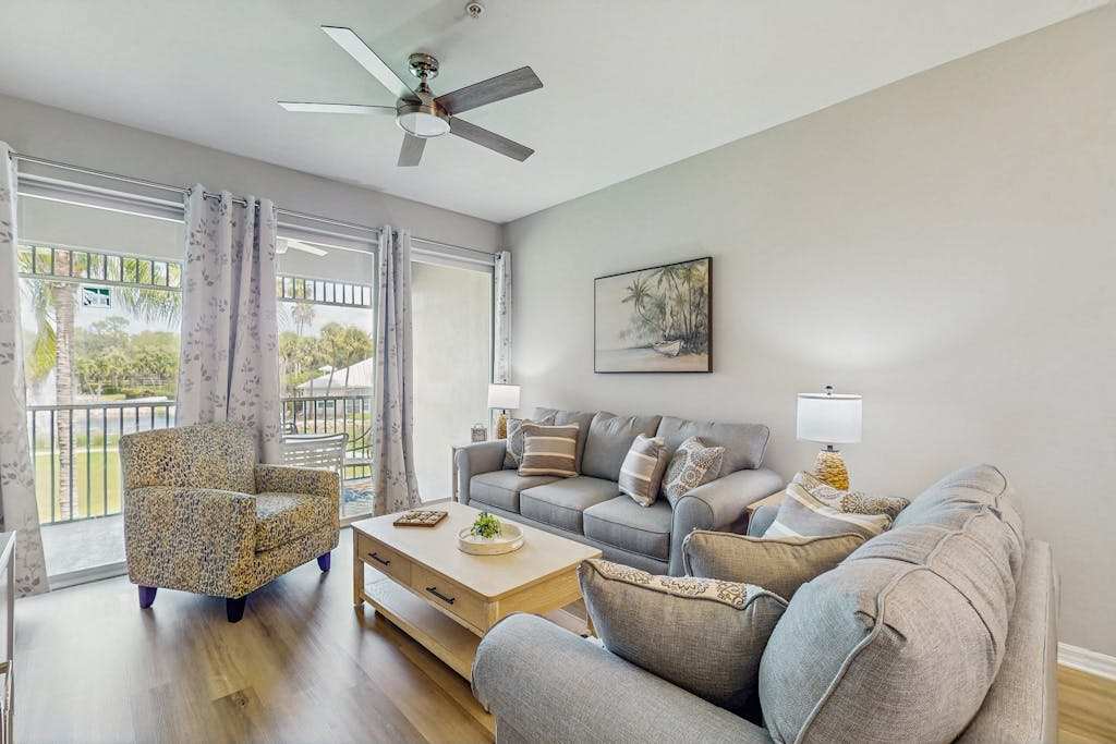 Lakefront escape with pool tennis washer & dryer & more!