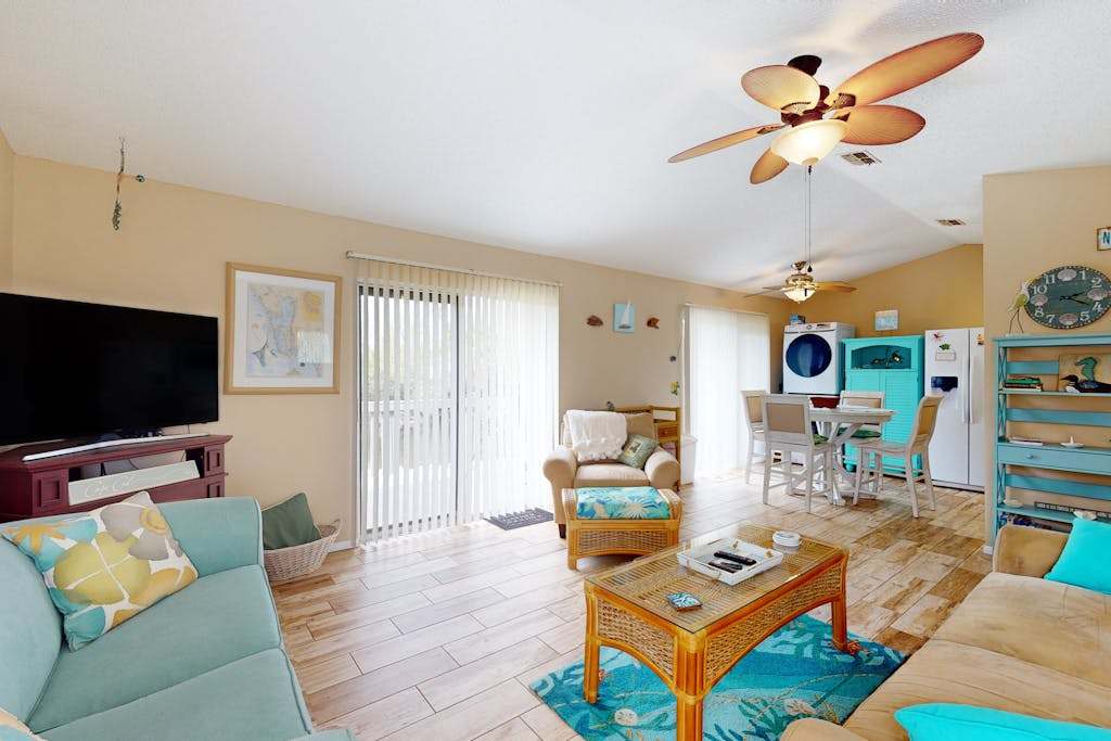 Riverfront Getaway with Pool Game Room & Snowbird Appeal 30 Day Stay Required