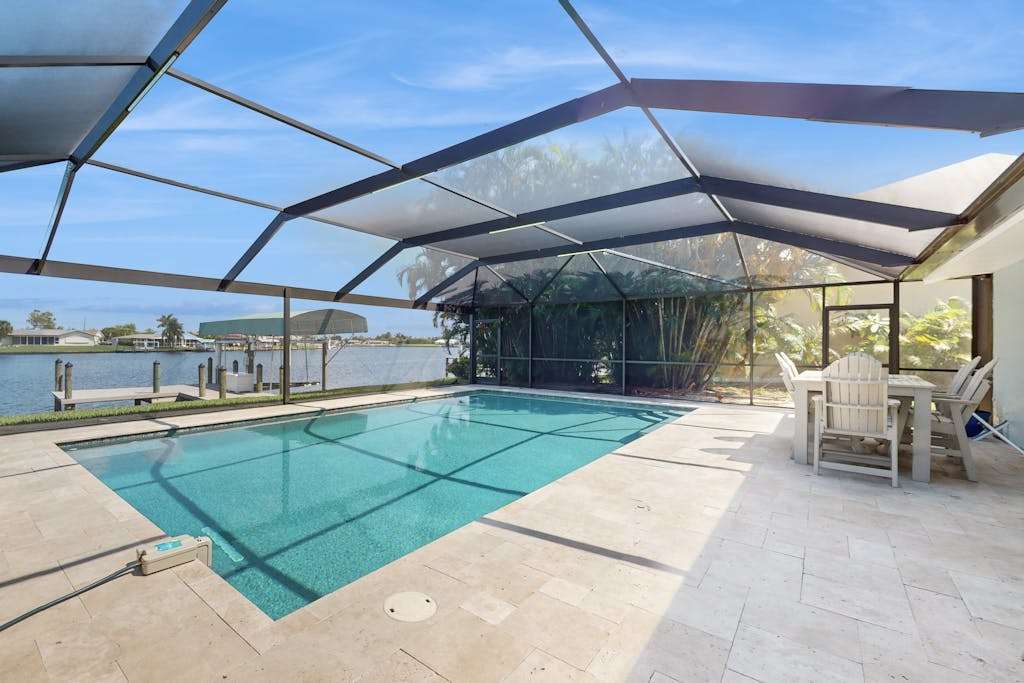 Ultimate Waterfront Getaway with 2 Private Docks Pool Free Waterpark Tickets