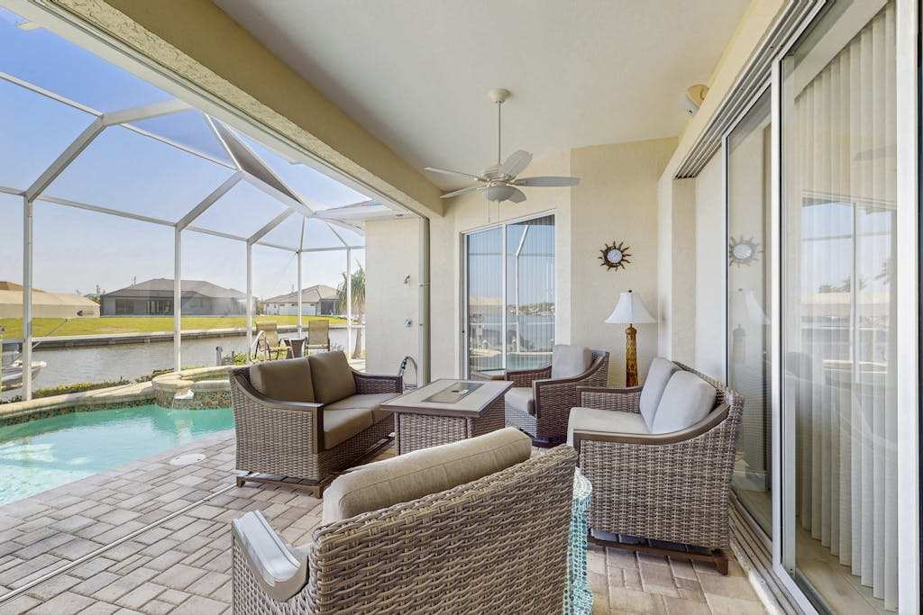 Serene & elegant with heated pool water views family & dog friendly washer & dryer