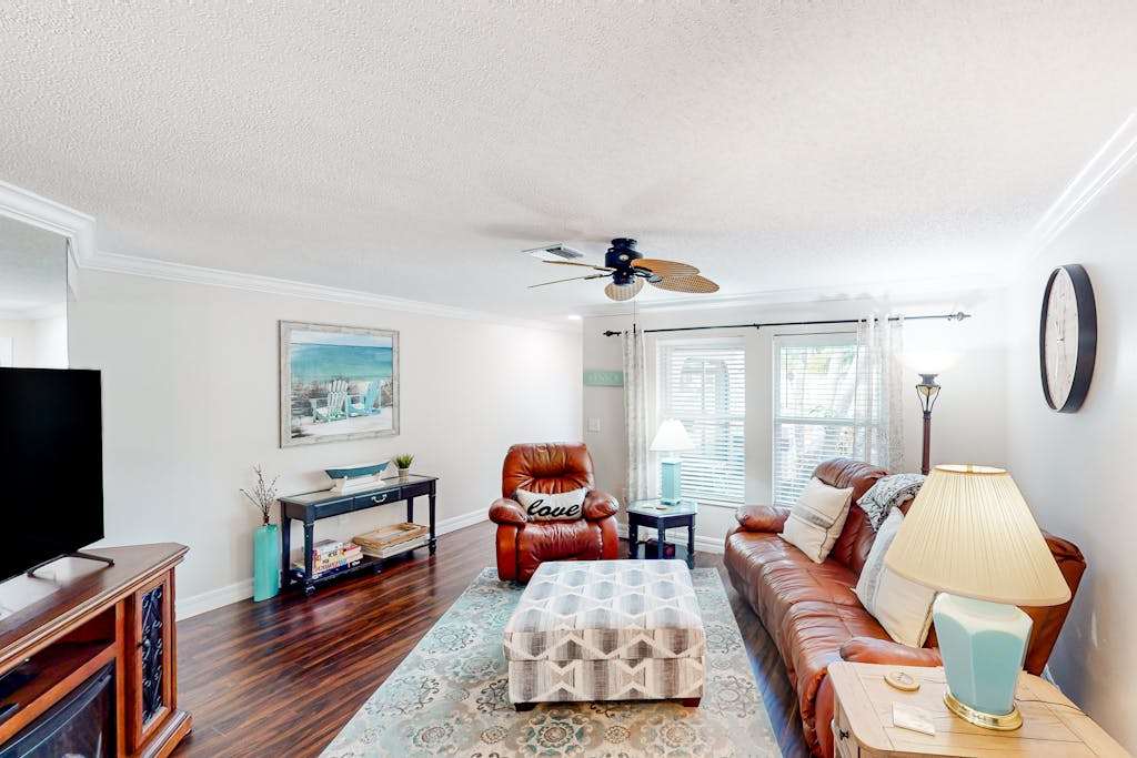 Home with private pool enclosed yard patio sunroom AC & washer & dryer