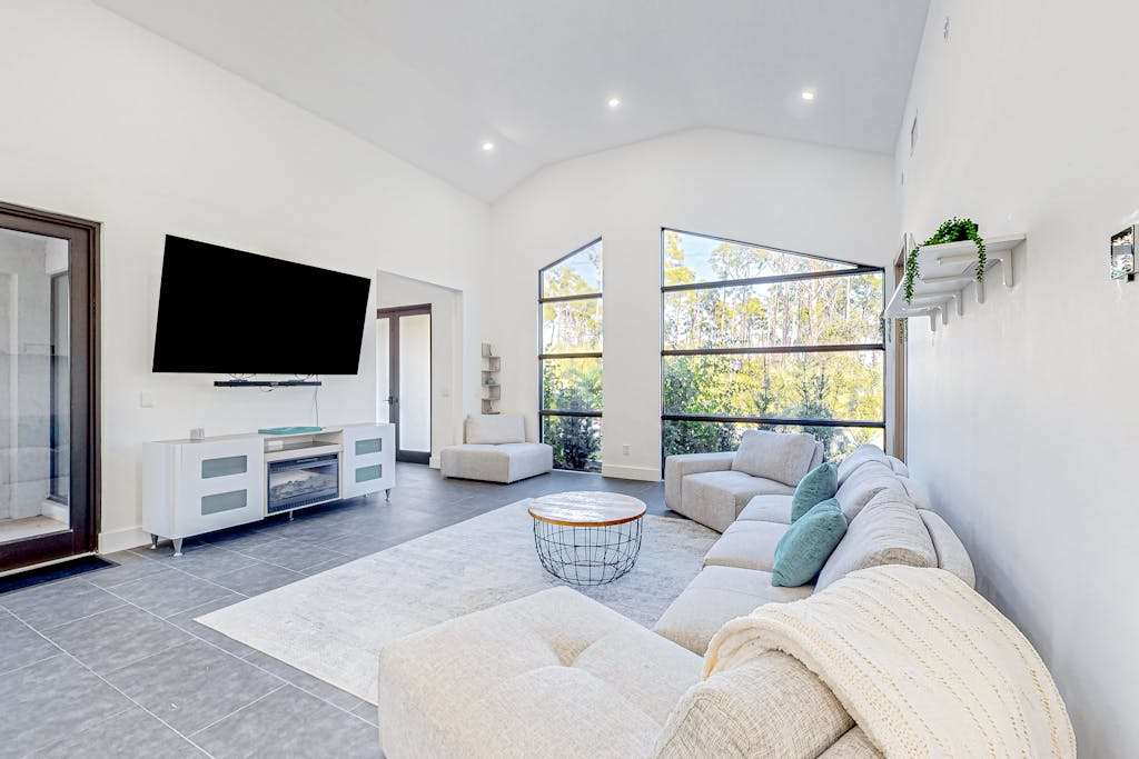 Custom built home with private patio central AC & washer & dryer dog friendly