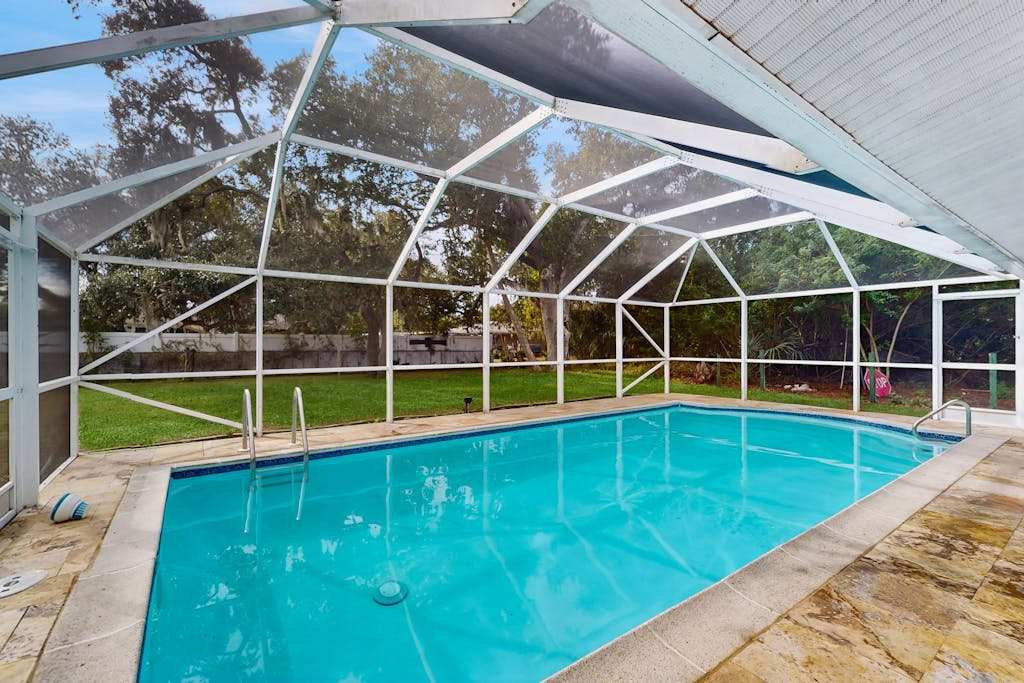Relax Swim & Explore A Dog Friendly Private Pool Retreat Close to Everything!
