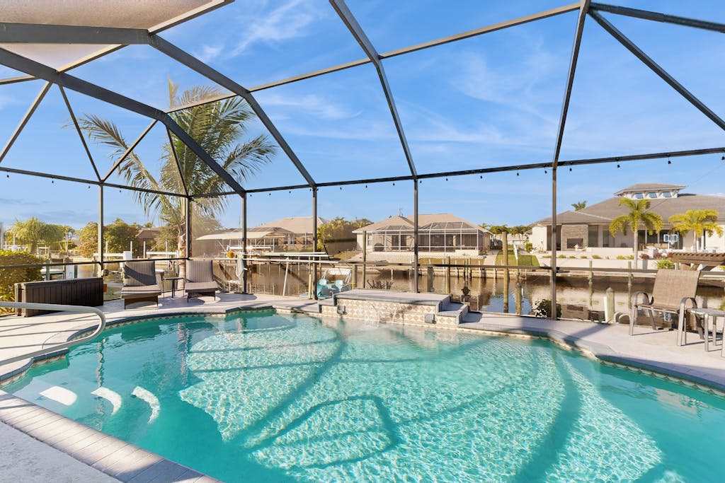 Immaculate home with in ground pool wifi sundeck & Gulf access