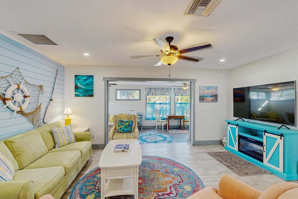 Ground floor dog friendly home with access to beautiful Gulf beaches & trails