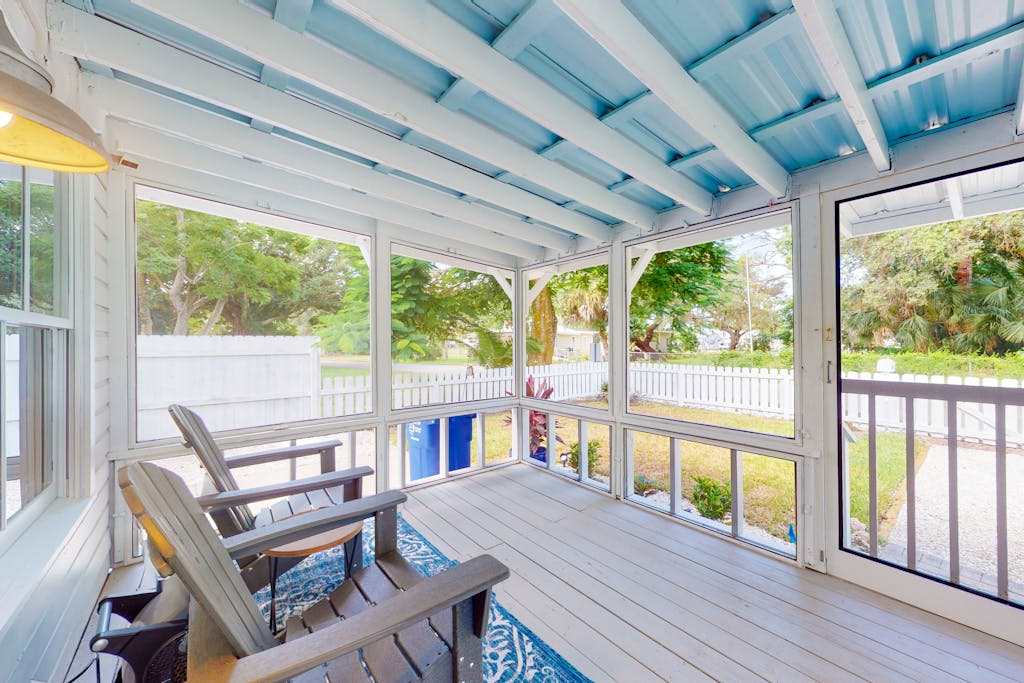 Riverfront dog friendly cottages with kayaks dock patio grill & water views