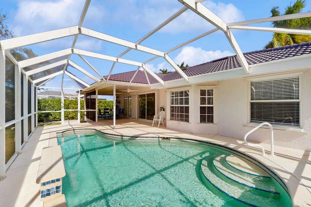 Coastal home with pool lanai & washer & dryer