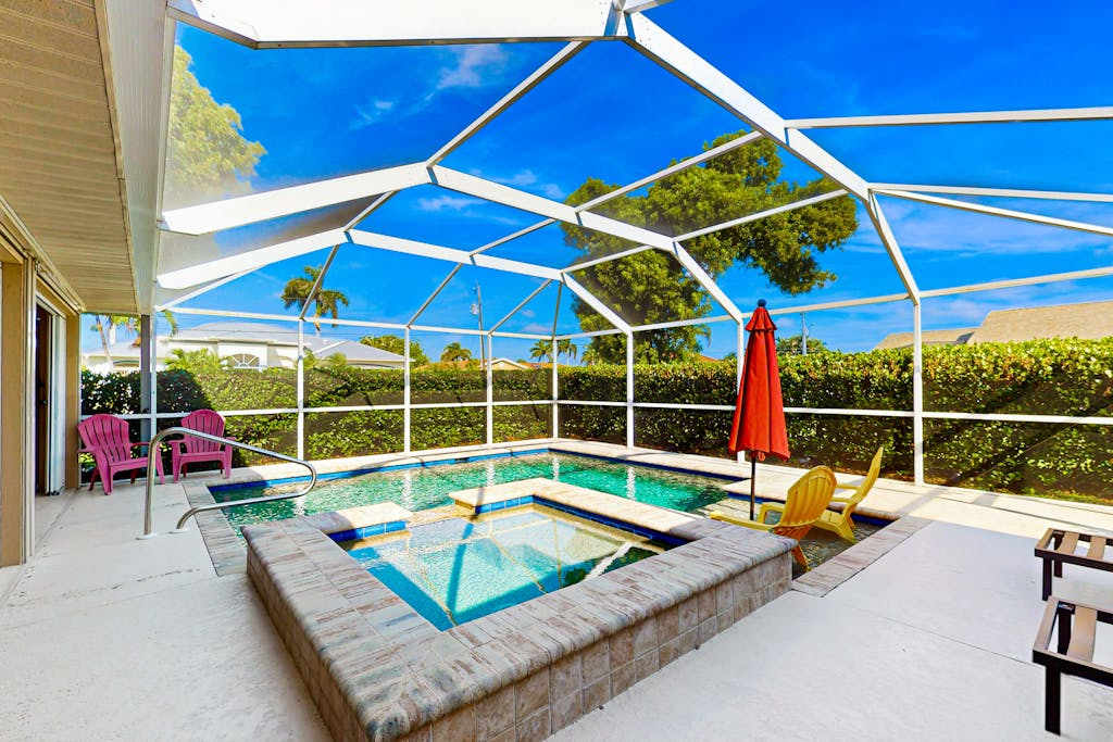 Entertaining home with Heated Pool & Game Room! Snowbird friendly