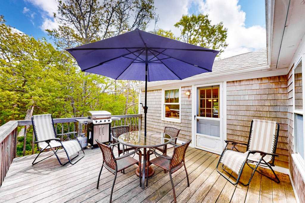 Dog-Friendly Home withYard, Deck, Free WiFi, New Gas Grill - Walk to the Beach