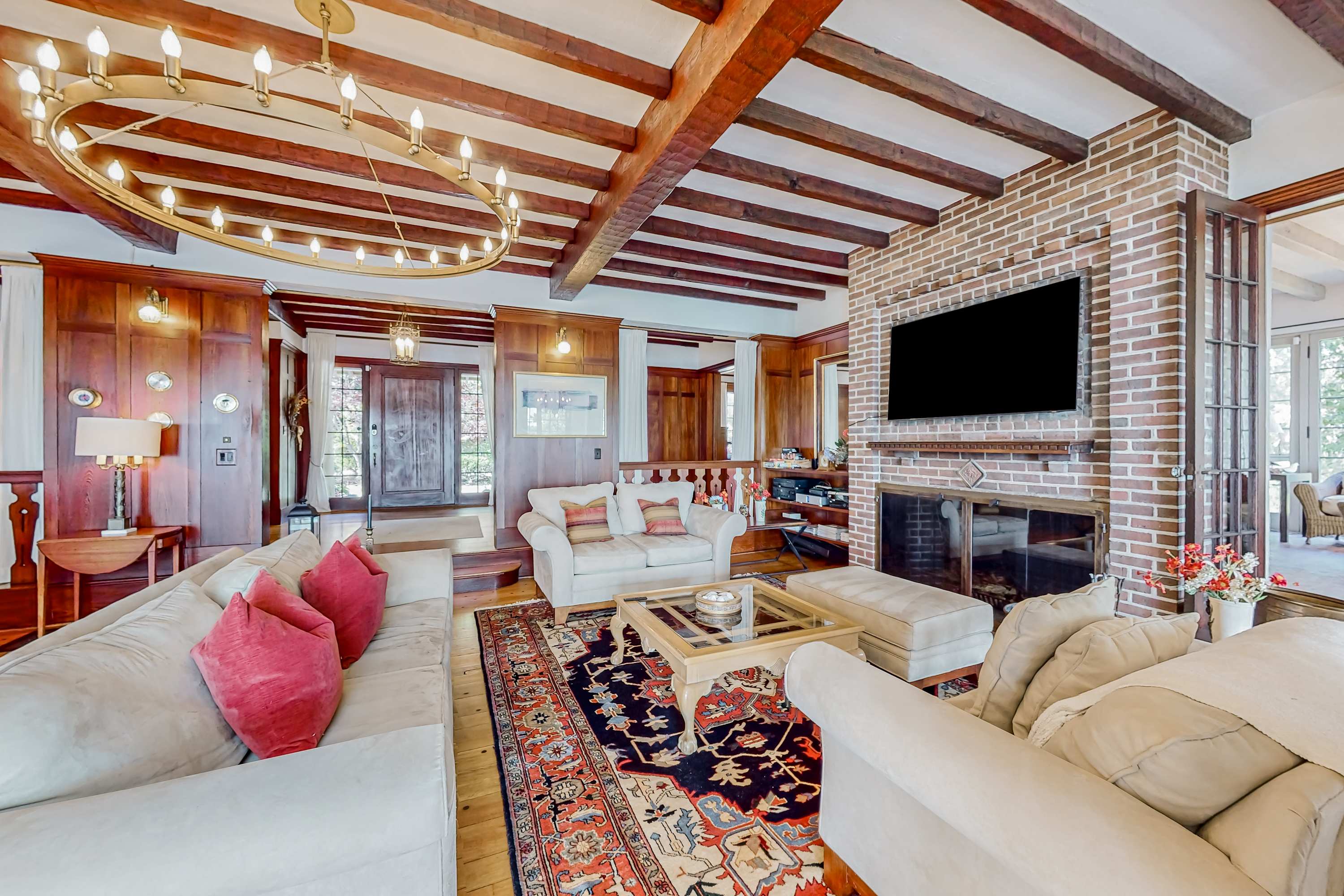 Capeview Estate - House in Bourne with Water Views & Deck