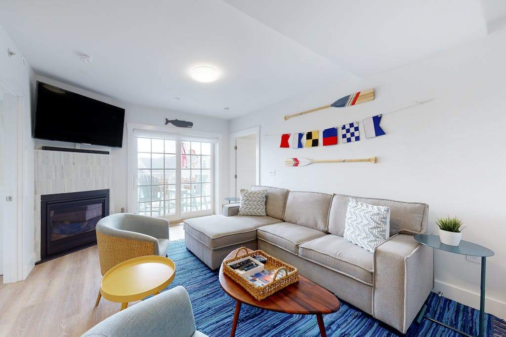 Dreamy ocean-view perch with furnished balcony & beach access - dog-friendly