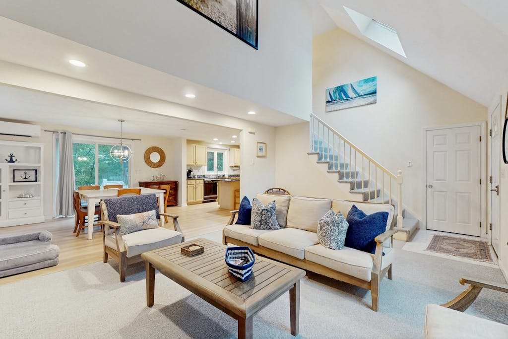 Inviting dog-friendly home with furnished deck & firepit, near golf