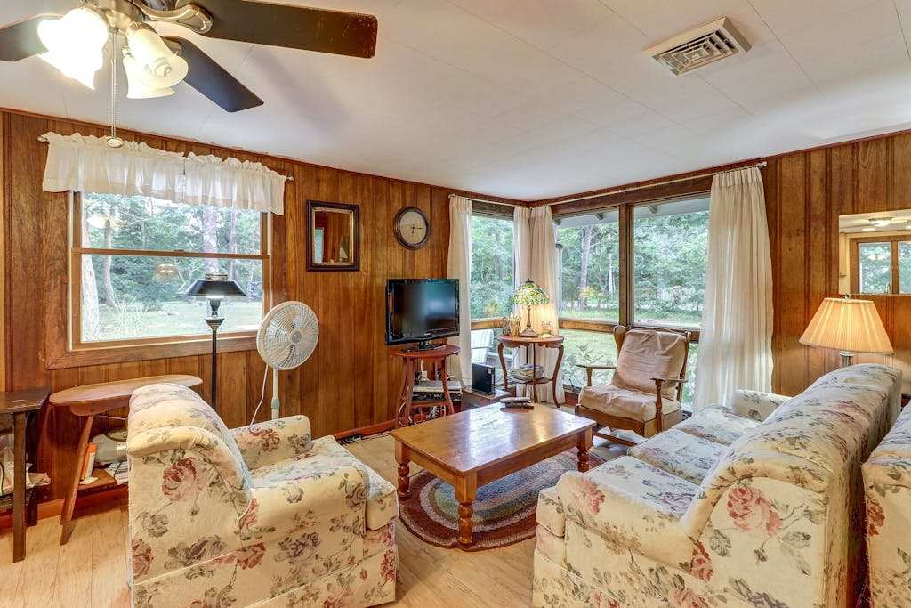 Comfy Cabin with Deck, Firepit, & Bike Path Access - Walk to Nauset Light Beach