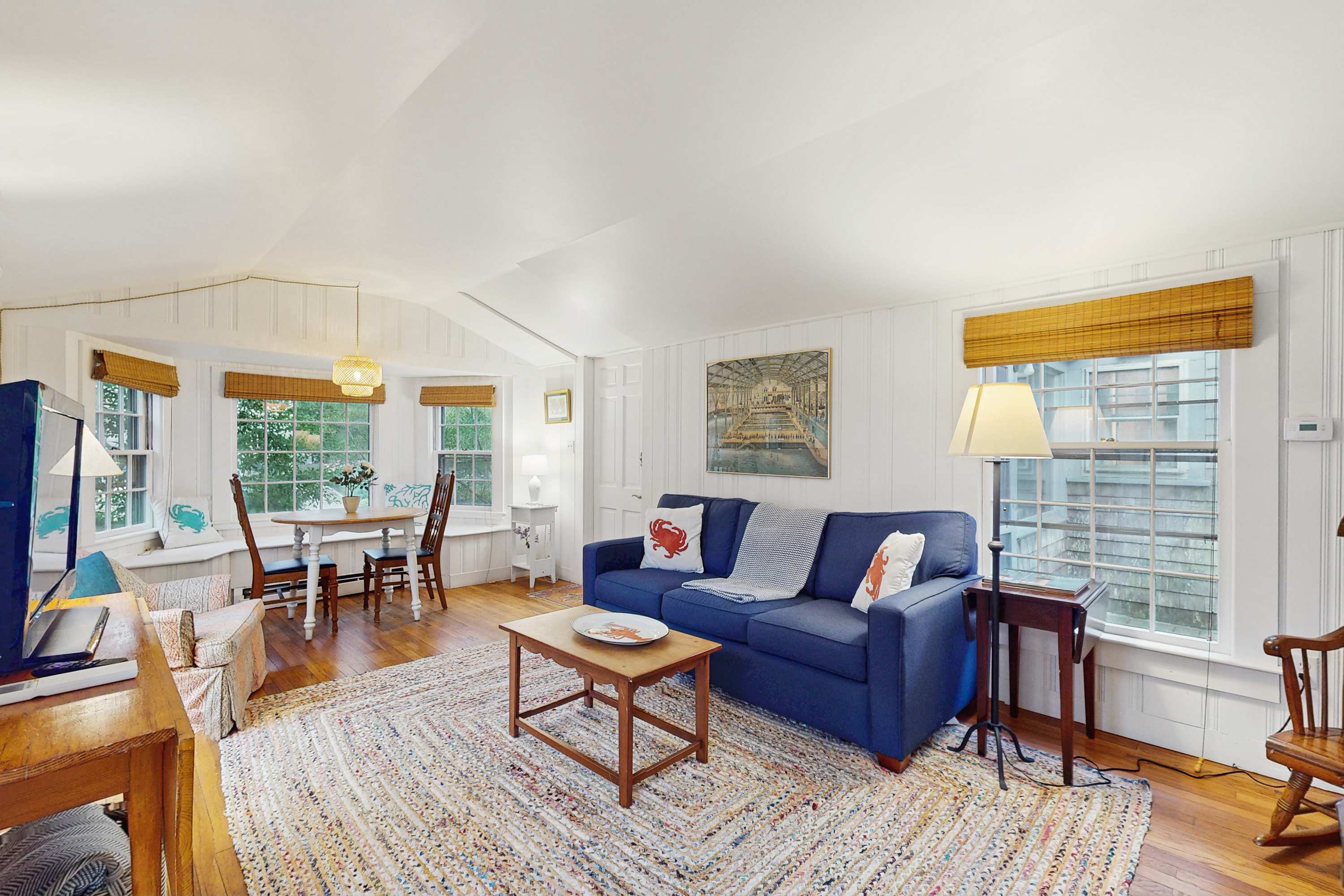 Cozy in-law suite near Edgartown & the beach with patio, outdoor shower, & AC