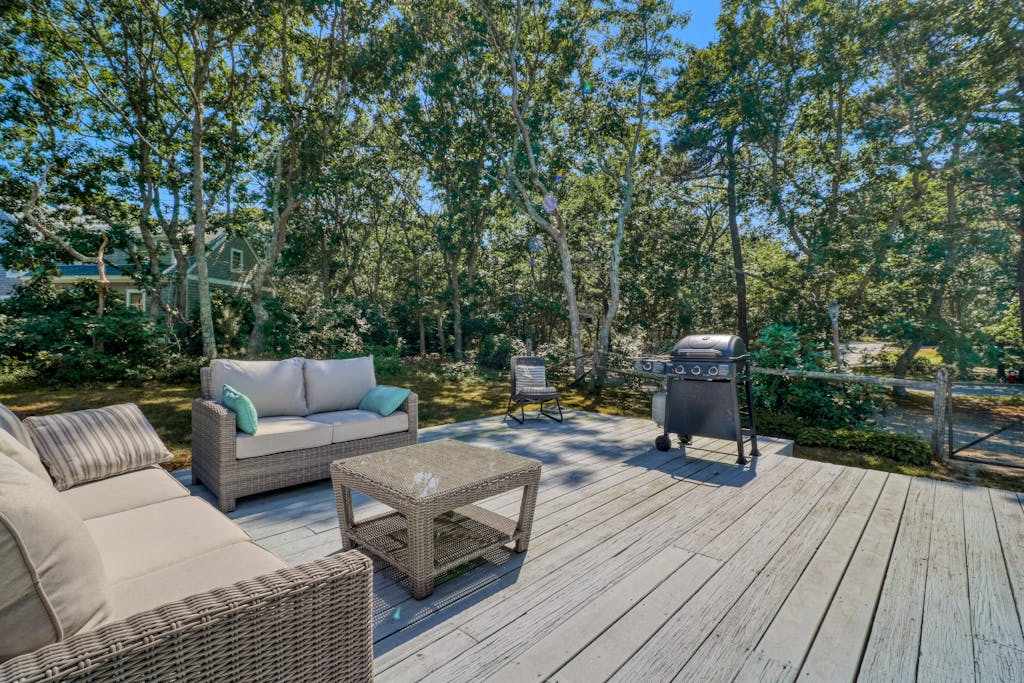 Dog-friendly home with beautiful deck & AC - close to 3 towns & great beaches