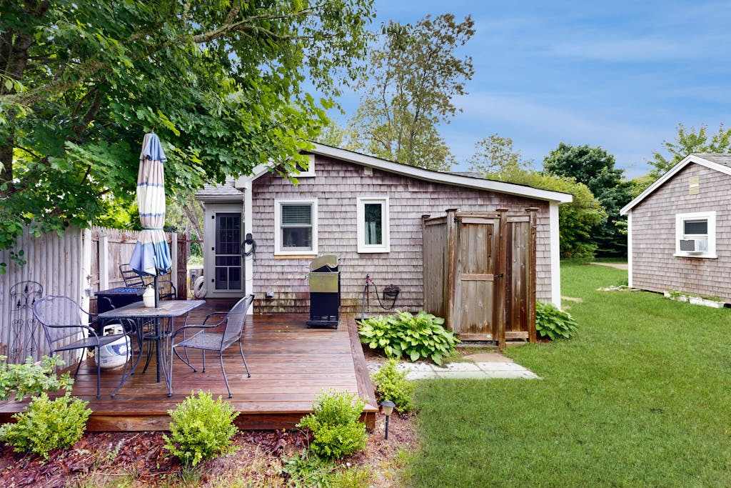 Cottage near Cape Cod National Seashore with firepit, grill, kitchenette, & AC