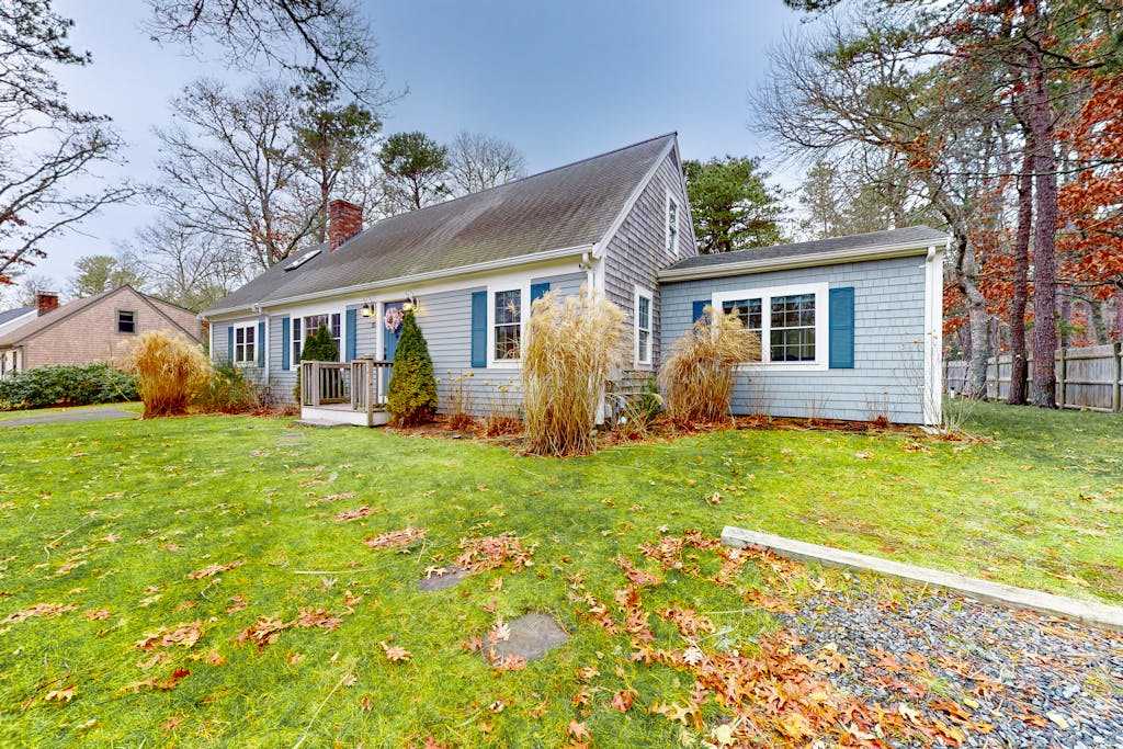 Incredibly spacious home with games, bikes, kayaks, firepit & amazing yard