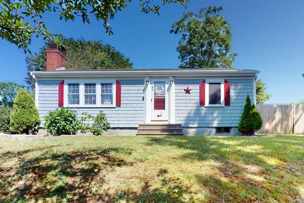 Conveniently-located home with fenced yard, firepit, beach parking pass
