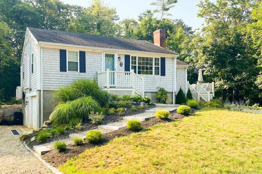 Peaceful perch near area's beaches with firepit, grill, streaming - dog-friendly