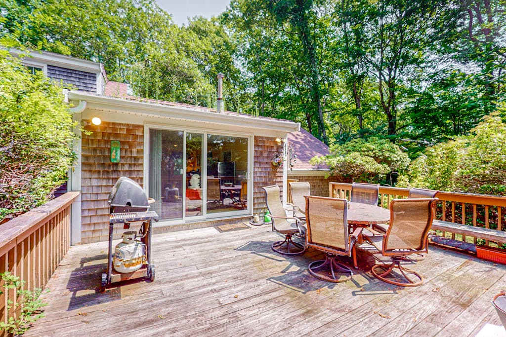 Spacious home near the beach with deck, washer & dryer, AC, & central location