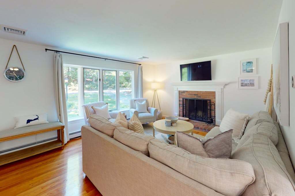 Private house near Long Pond and trails with kayaks, bikes, washer & dryer, and AC