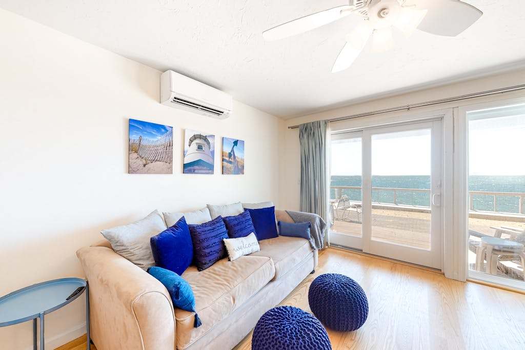 Bayfront, 2-Level Condo with Beach Access, 3 Decks, WiFi & Bay Views at Sunset