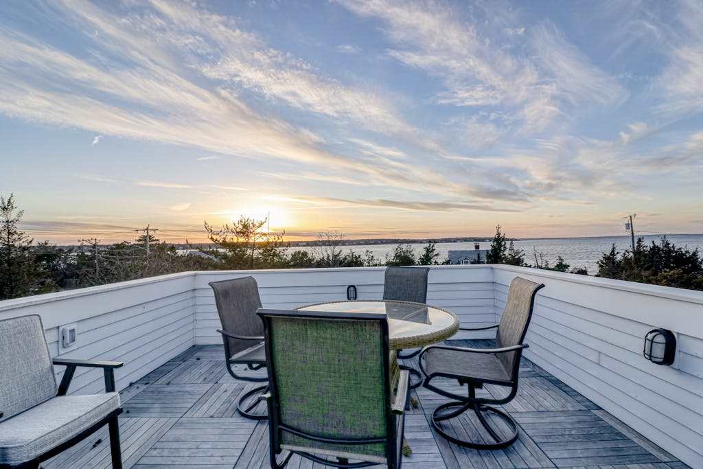 Historic, dog-friendly beach view house with fast WiFi, ocean view, & grill