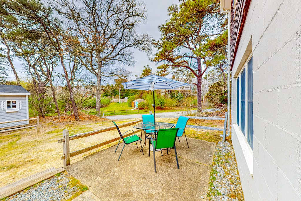 Charming home within walking distance to Nauset Beach and National Seashore