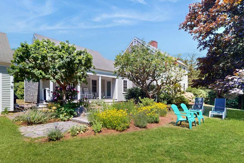 Two-story home withnew kitchen, washer & dryer, large yard, & pool table