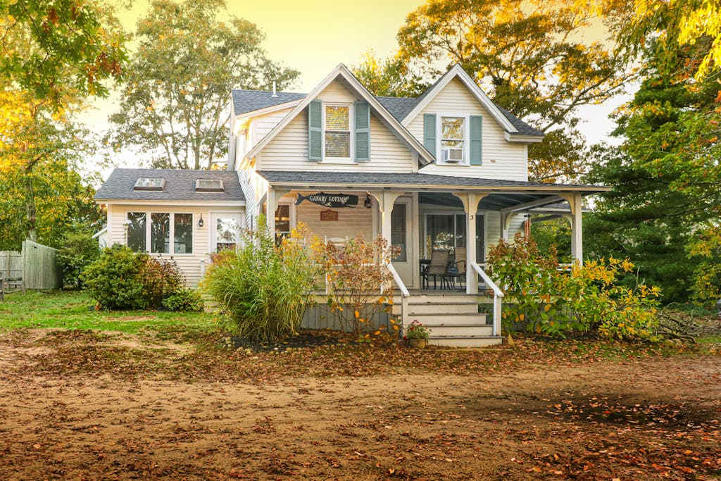 Family friendly, walking distance to town, harbor, shops, restaurants, beaches