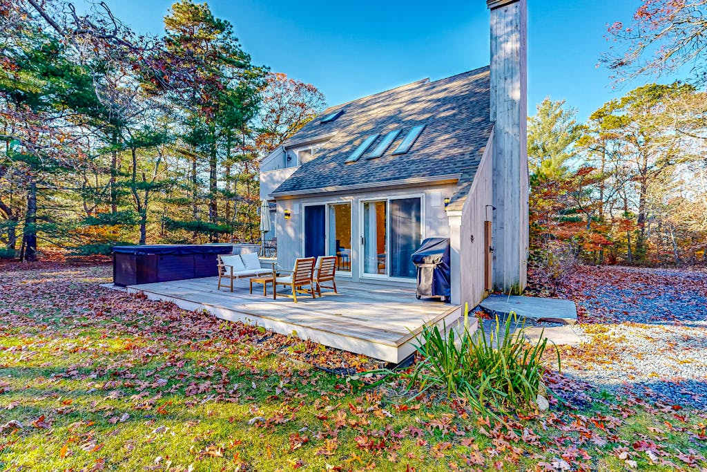 Charming home with private hot tub, firepit, deck, grill, outdoor shower, AC