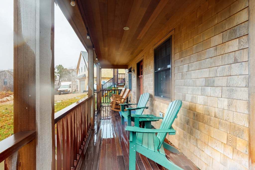 NEW Town Hill Haven for Romantic Coastal Escape, Walking Distance To Commercial