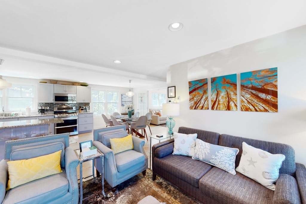 Inviting condo near famed beaches & trails with screened porch & washer & dryer