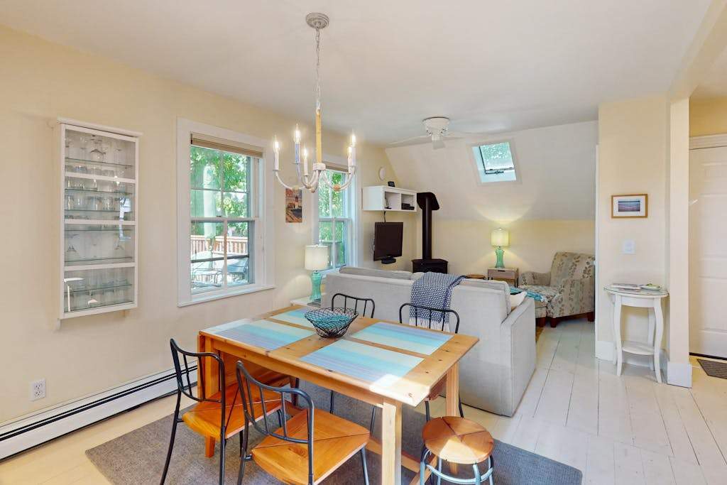 Charming apartment in the heart of town with quick WiFi