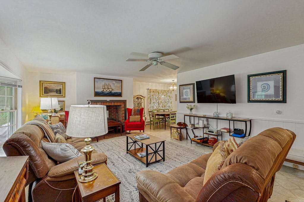 Beautiful Estate with Large Lawn Made for Socializing and Kids' Playroom