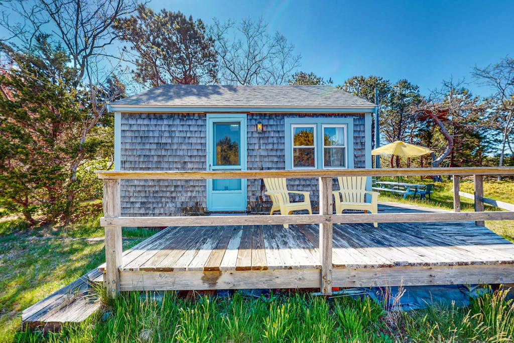 Charming Private Truro Cottage with Deck and Bay Beach Access