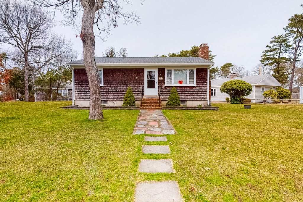Cozy cottage, WiFi, AC, Gas grill, washer & dryer, Firepit