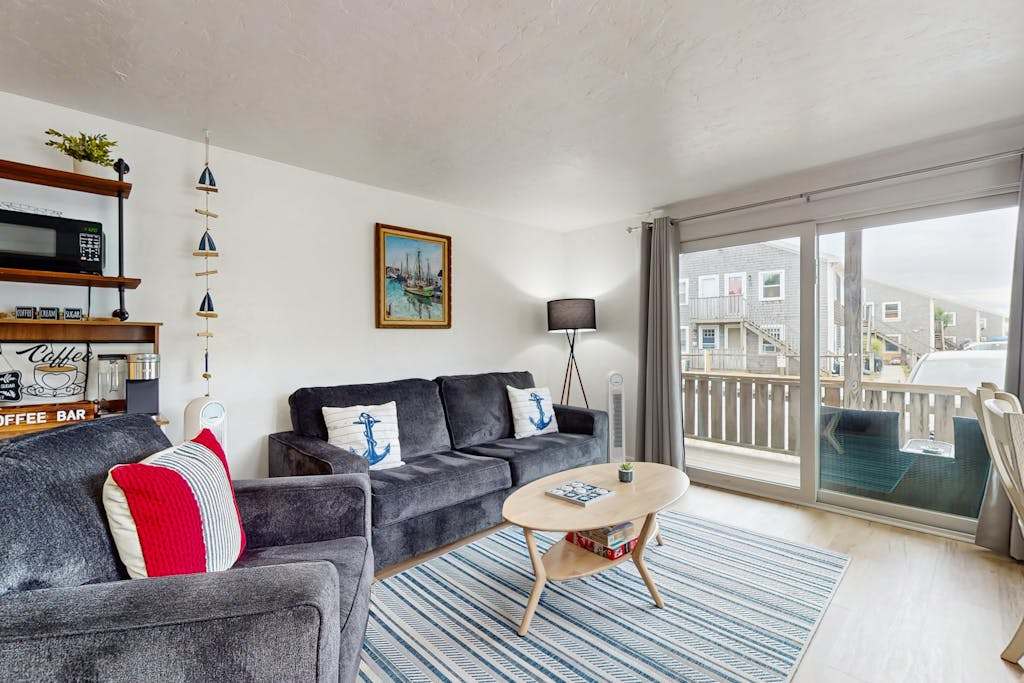 Central Ptown condo -  steps to beach, walk to town, trails & entertainment
