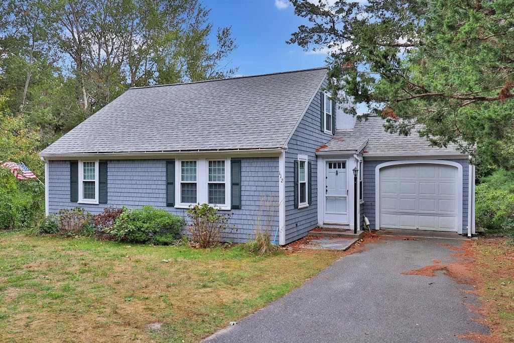 Renovated, river view home with yard games - walk to town dock & beach