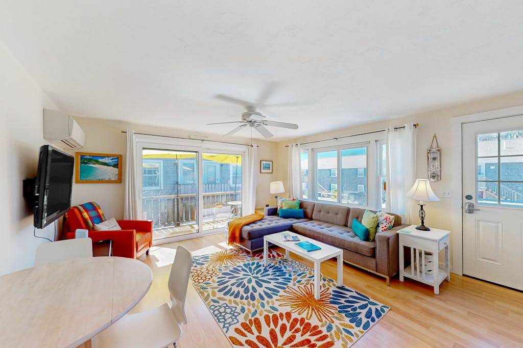 Cozy condo retreat with harbor views and perfect Provincetown location