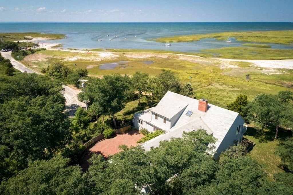 Great waterfront property with wildlife views & walking distance to beach!