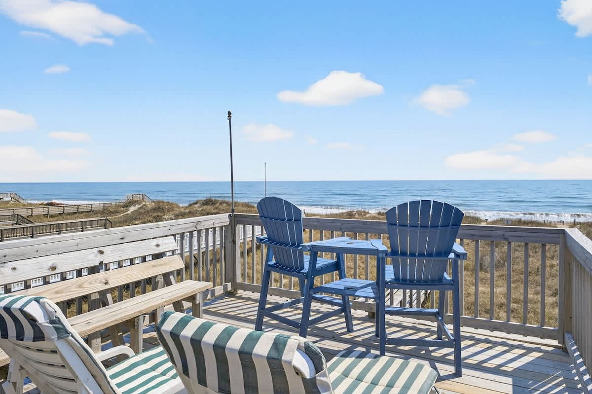 Wake up to uninterrupted sunrise views over the water