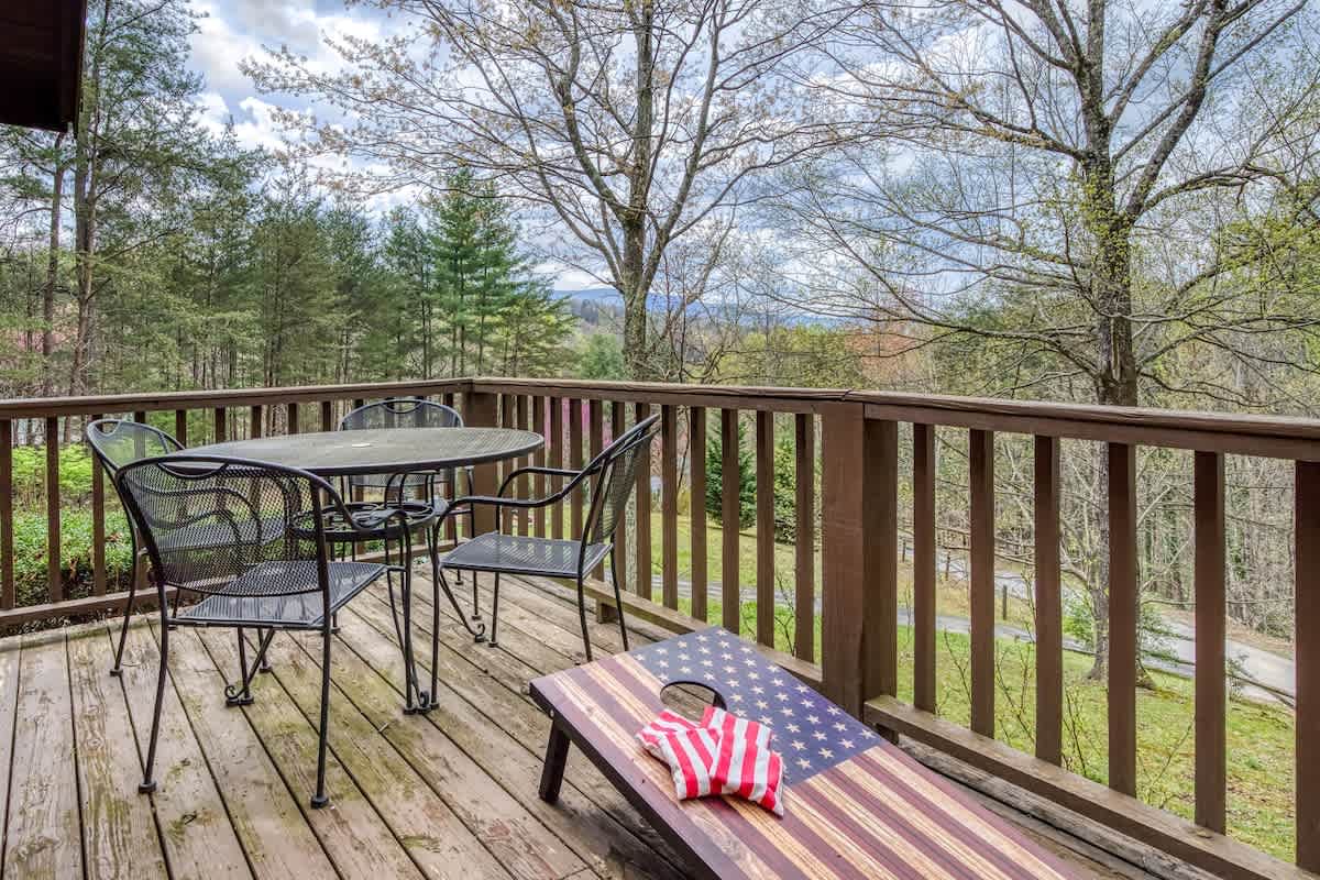 Outdoor Deck: Enjoy meals with stunning mountain views on this spacious BBQ-ready deck!