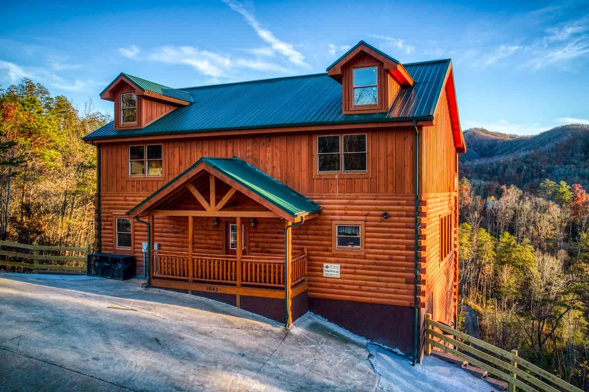 Paradise Pointe Pool Lodge - Beyond Expectations Vacation Rentals