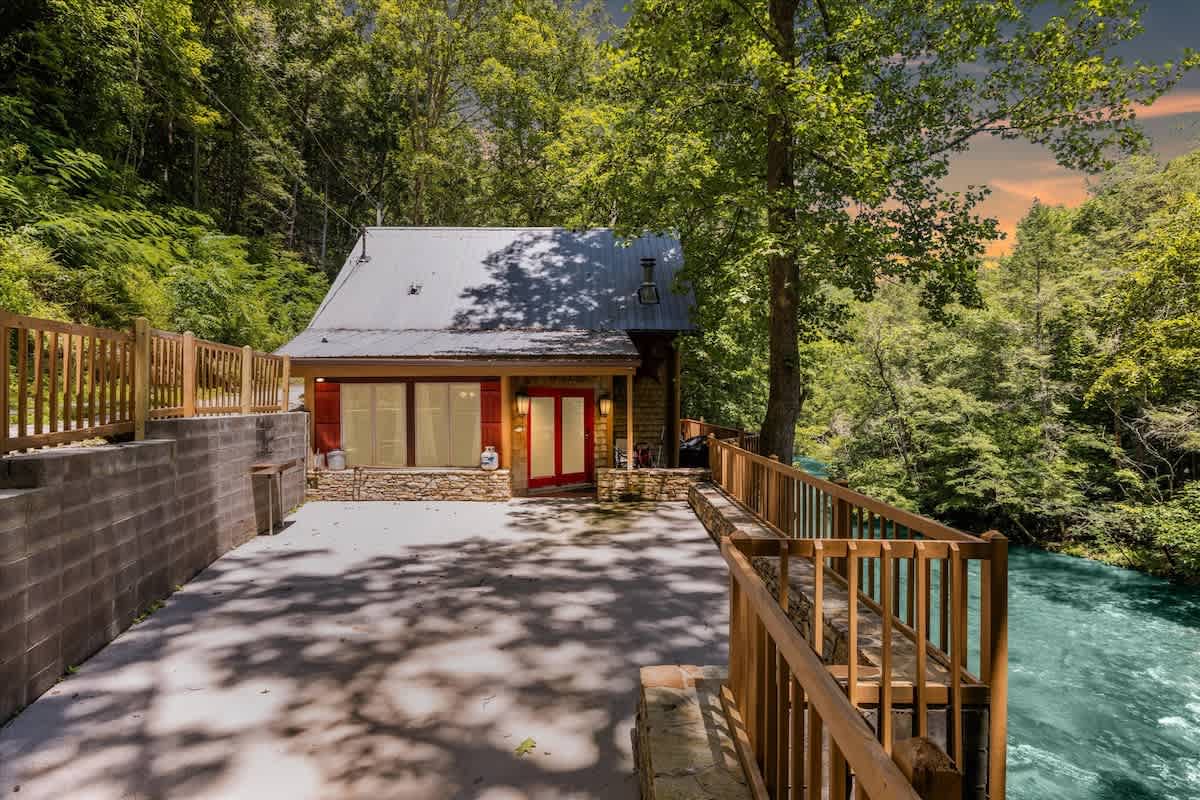 Welcome to Hideaway at the River by Beyond Expectations! 