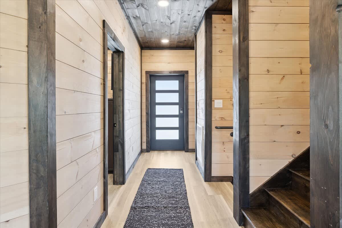  Step into modern charm with wood accents and sleek design inviting adventure in Pigeon Forge!
