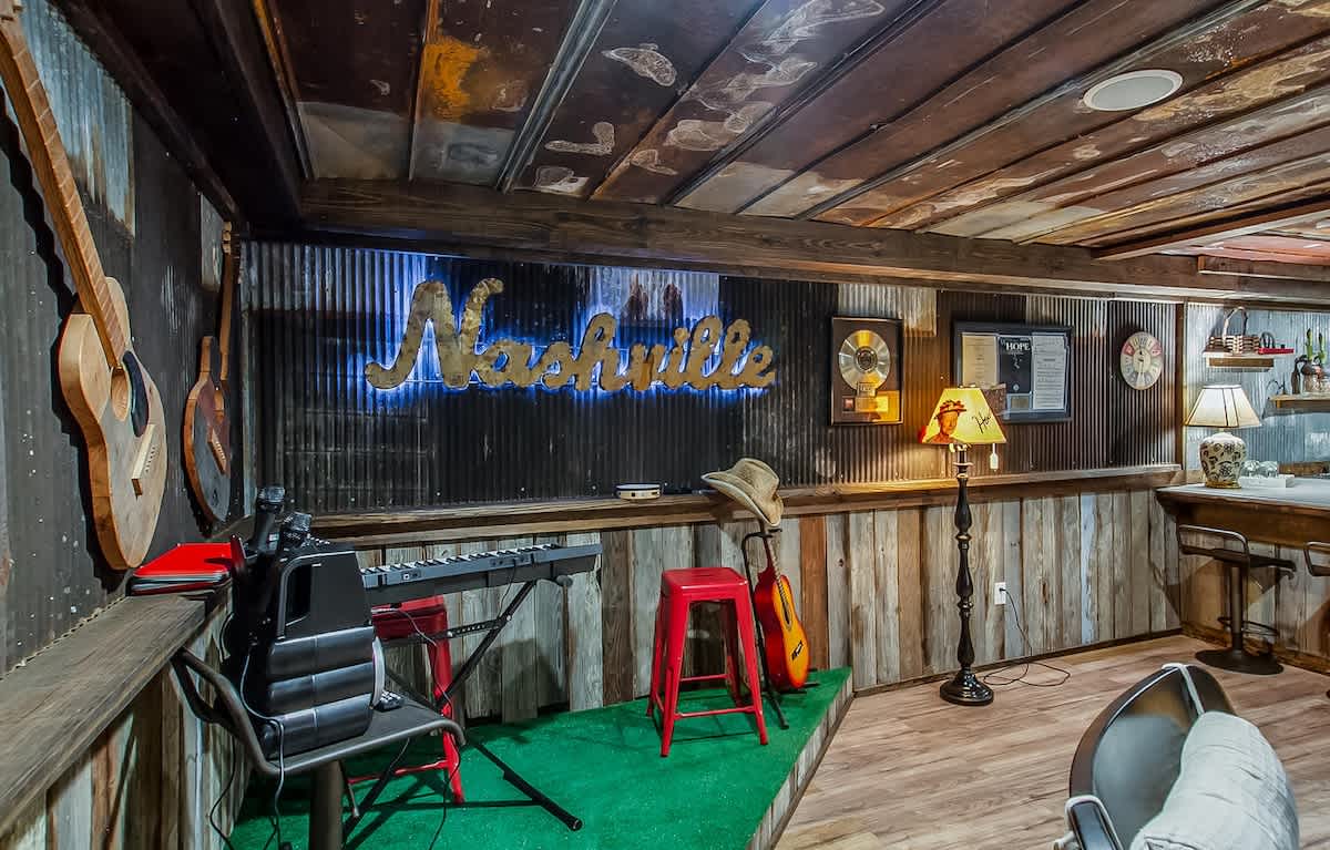 The Graycroft-large-032-7-TN-1500x959-72dpi